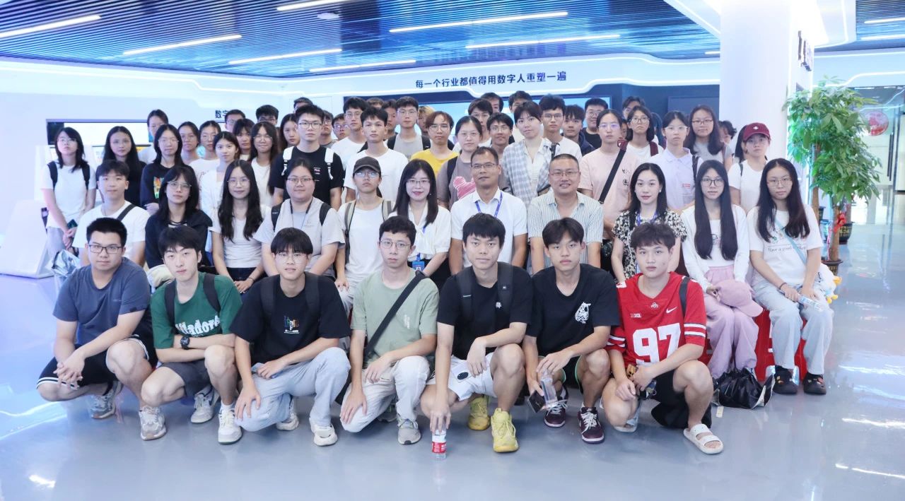 探索未来科技，共筑智慧桥梁